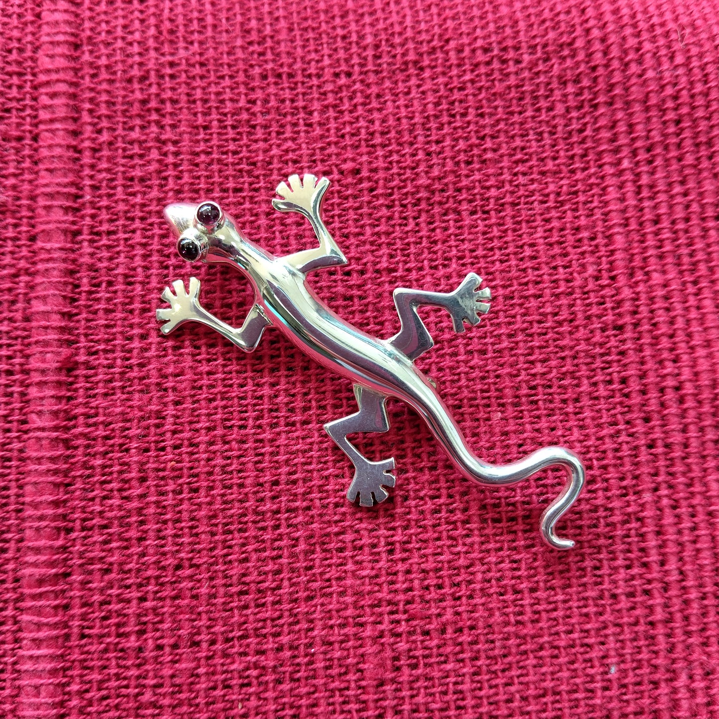 925 Sterling Silver Lizard Brooch with Garnet Eyes