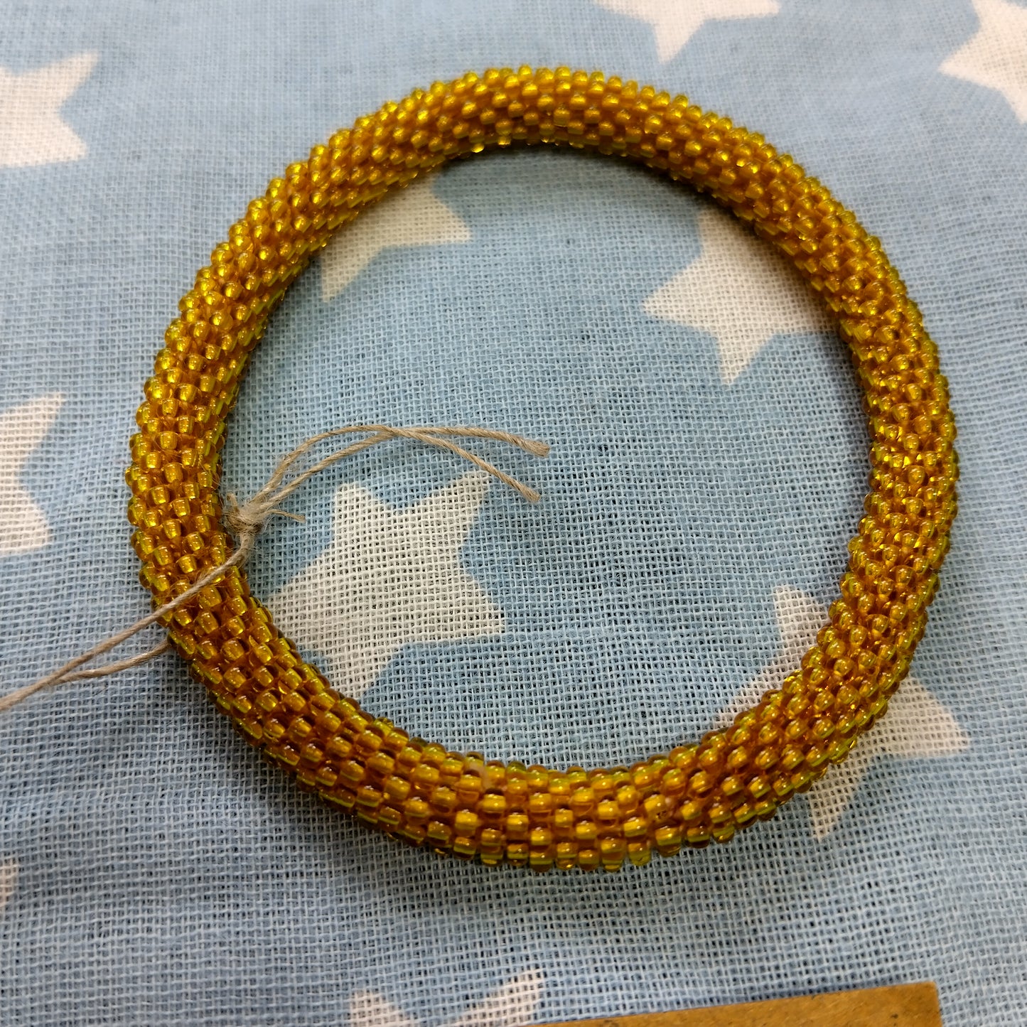 Aura Que Glass Bead Bangle