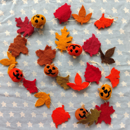 Felt Pumpkin & Leaves Autumn Garland